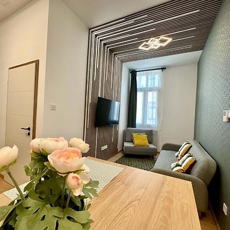 Apartment At Gozsdu Courtyard #Partyzone #Downtown #Freeparking Budapest Exterior photo