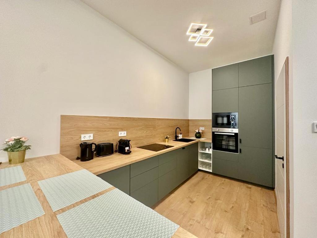 Apartment At Gozsdu Courtyard #Partyzone #Downtown #Freeparking Budapest Exterior photo