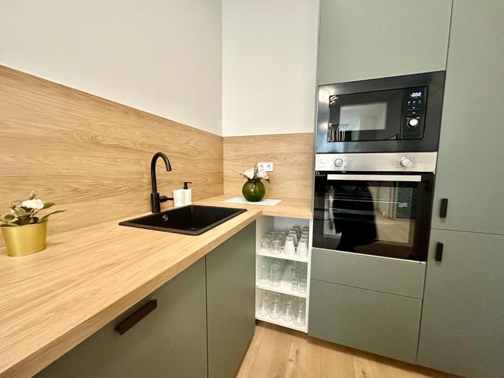 Apartment At Gozsdu Courtyard #Partyzone #Downtown #Freeparking Budapest Exterior photo