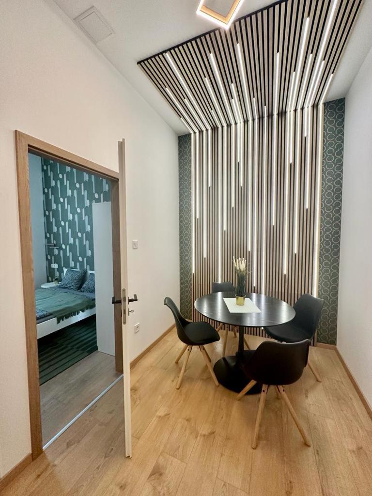 Apartment At Gozsdu Courtyard #Partyzone #Downtown #Freeparking Budapest Exterior photo