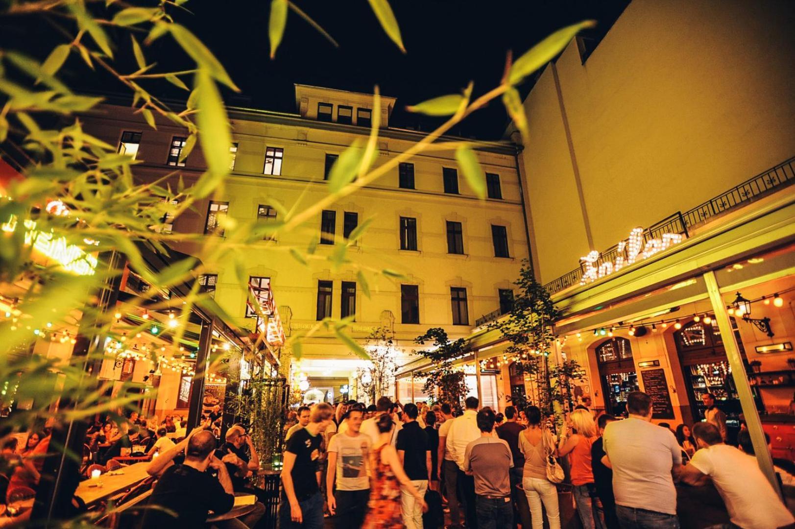 Apartment At Gozsdu Courtyard #Partyzone #Downtown #Freeparking Budapest Exterior photo